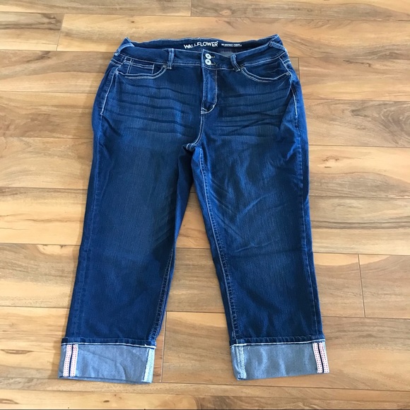 Wallflower Denim - Wallflower Luscious Curvy Fit Crop Cuffed Capris